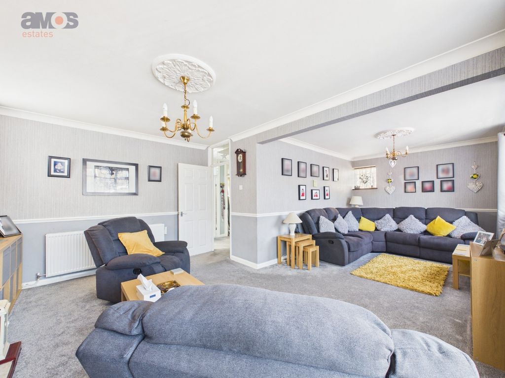 Property photo 2 of 19 4907324