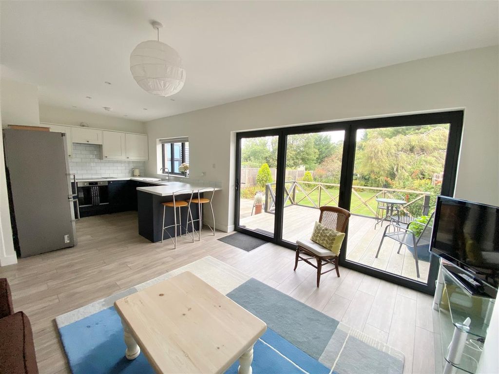 Property photo 2 of 12 Lounge Kitchen Pic 2.Jpg