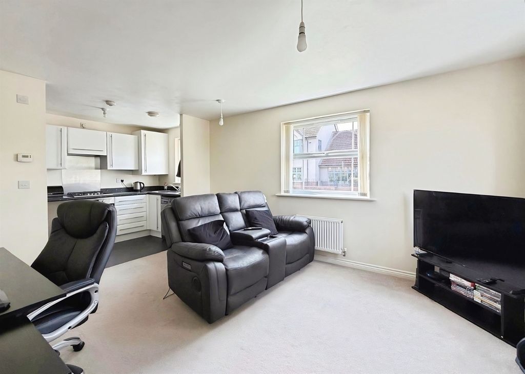 Property photo 2 of 16