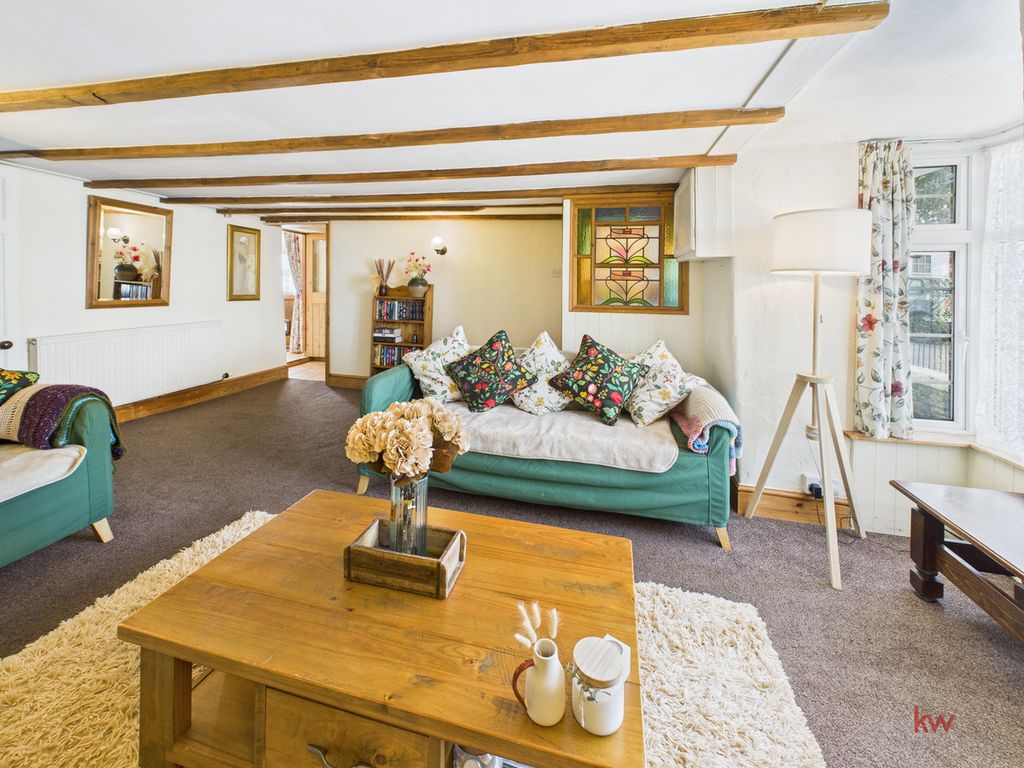 Property photo 2 of 32