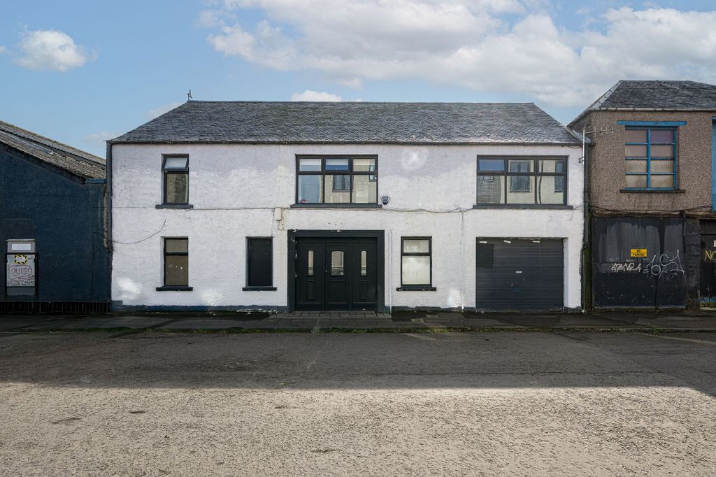 Property photo 2 of 10