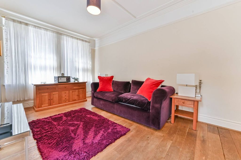 Property photo 2 of 9