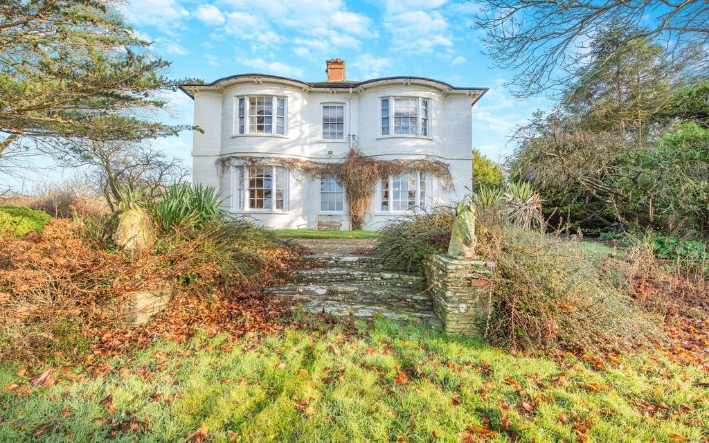 Property photo 2 of 111