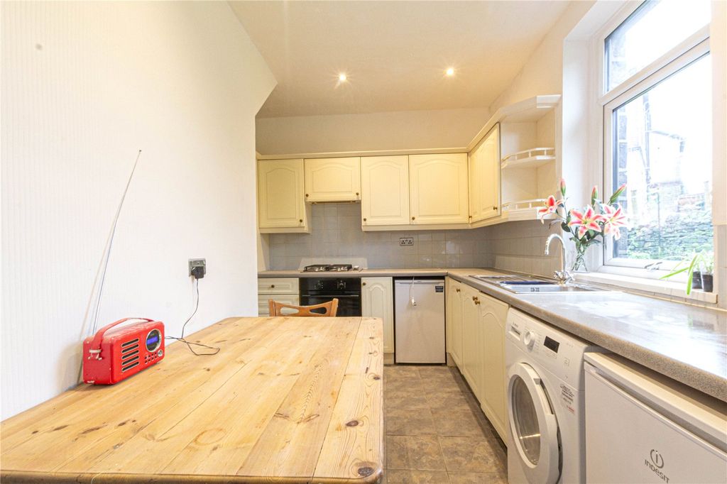 Property photo 2 of 27 Kitchen