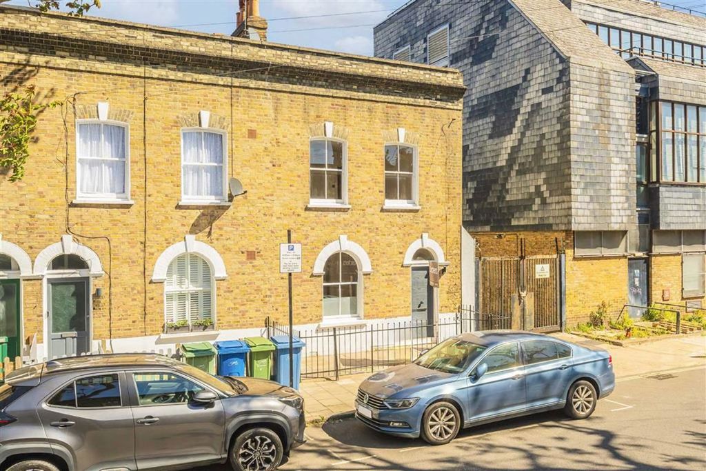 Property photo 1 of 12