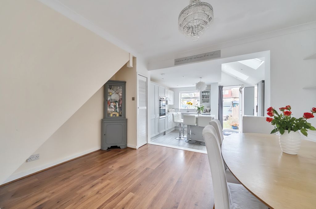 Property photo 3 of 18 1335511-20-68950E...