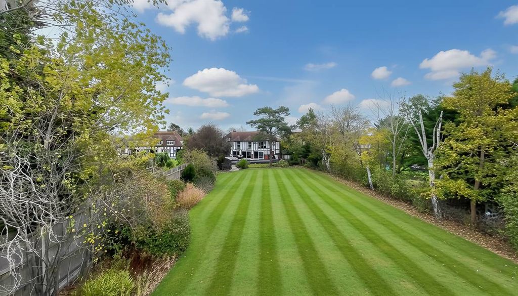 Property photo 3 of 83