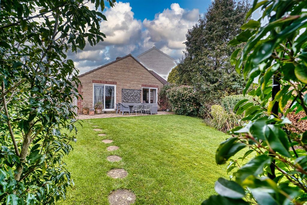 Property photo 3 of 15