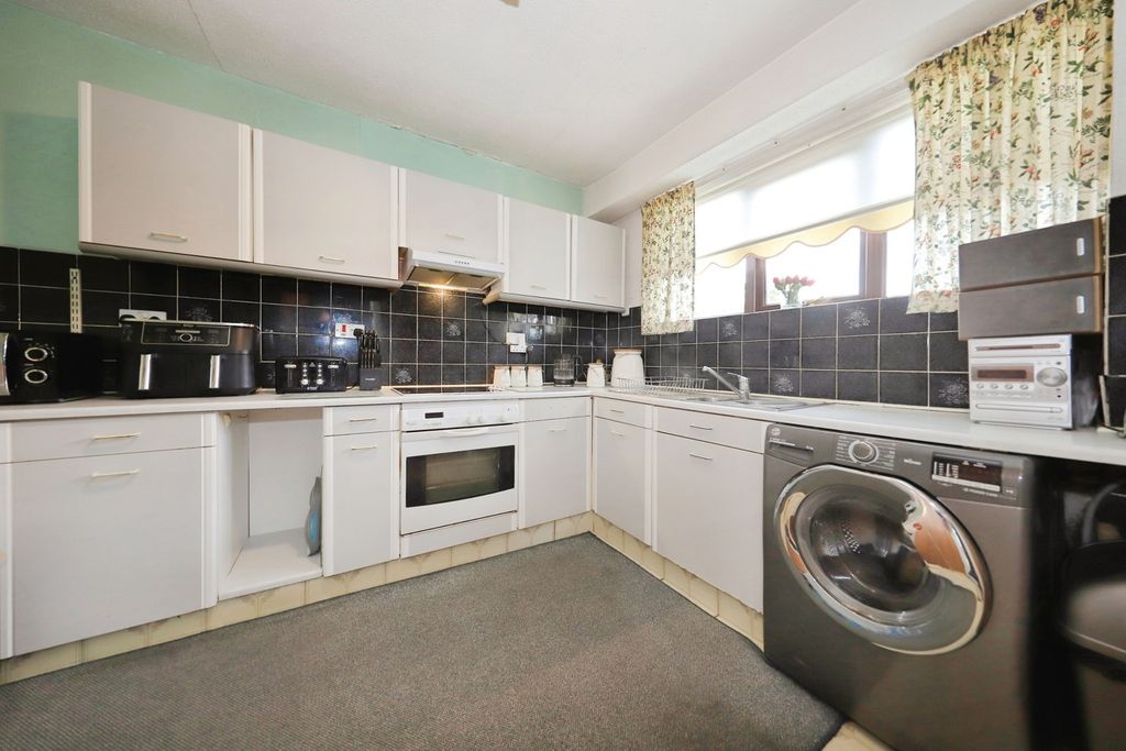 Property photo 2 of 17 Photo