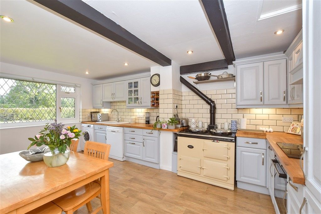 Property photo 1 of 17 Kitchen