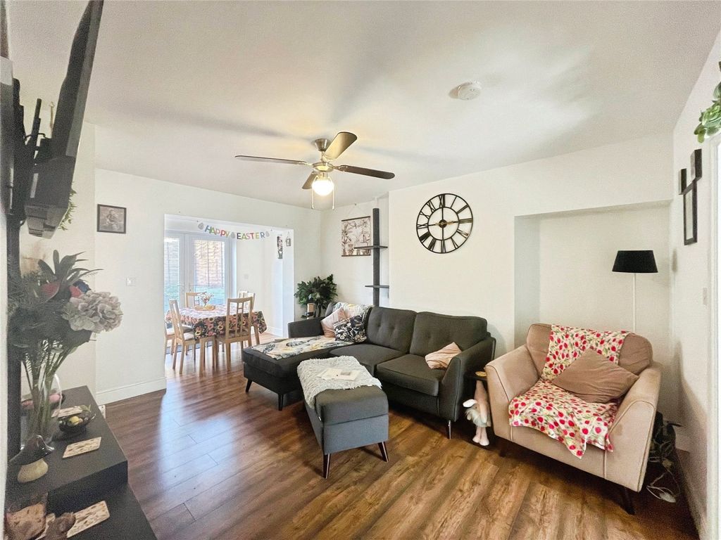 Property photo 3 of 21 Picture No. 11