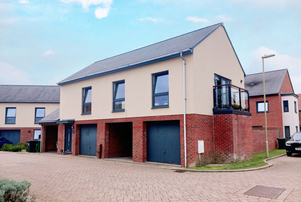 Property photo 1 of 11 Exterior