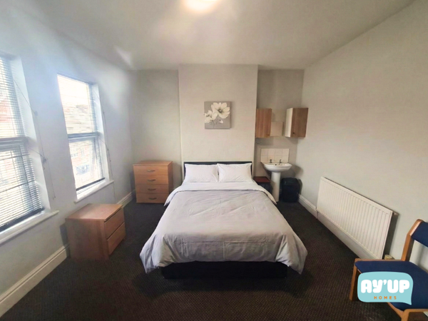 Property photo 1 of 3