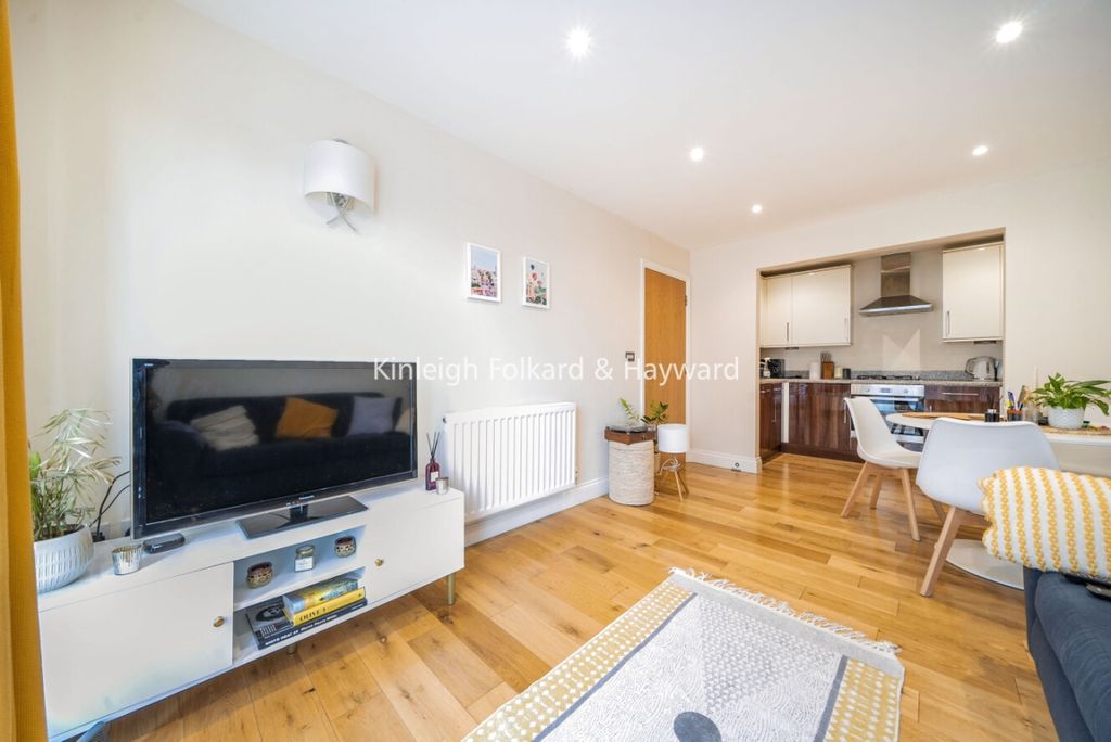 Property photo 1 of 12 833Ef5Df-3A65-4d1c-A