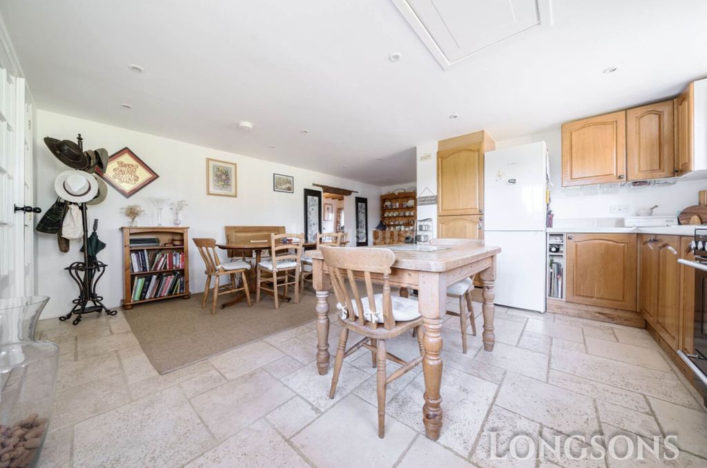 Property photo 3 of 43