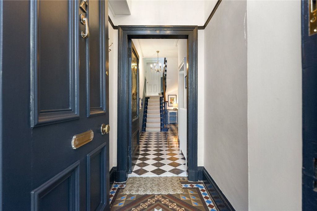 Property photo 3 of 40 2 Shandon Crescent