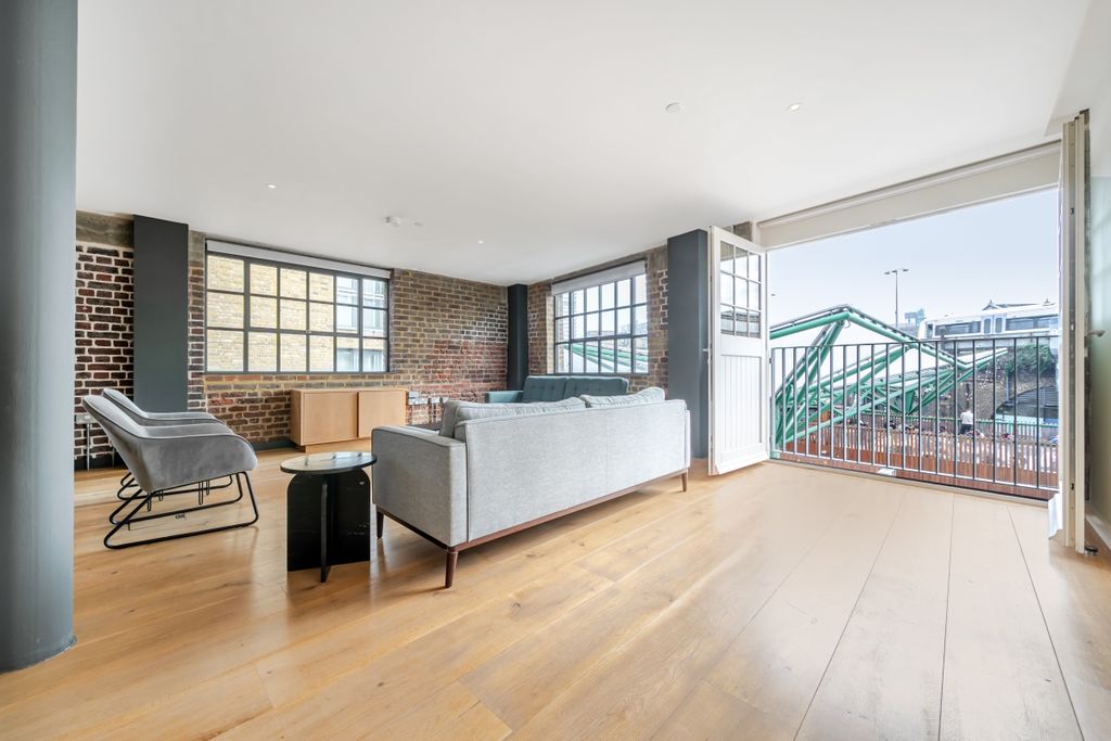 Property photo 2 of 21