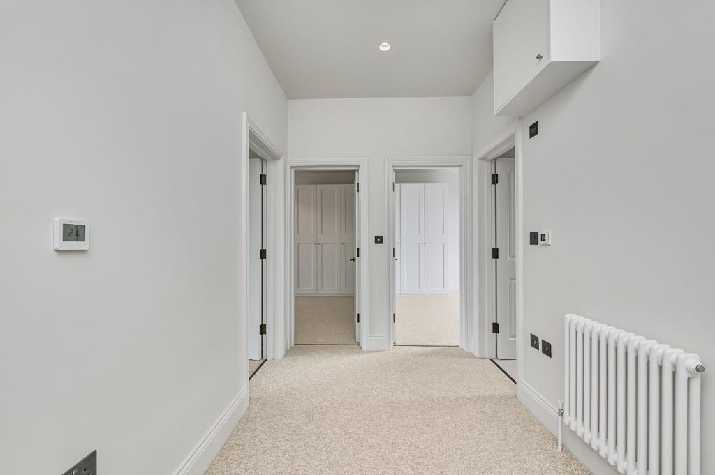 Property photo 3 of 9 Picture No. 06