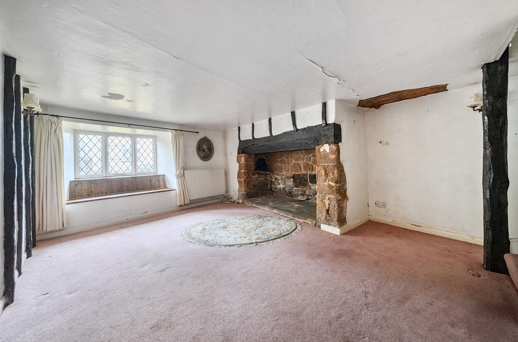 Property photo 3 of 21 Sitting Room