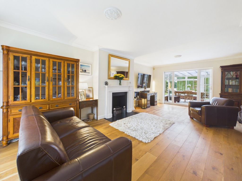 Property photo 3 of 16 Living/Dining Room