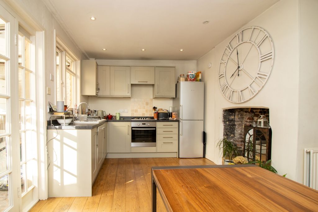 Property photo 2 of 14 Img_5618