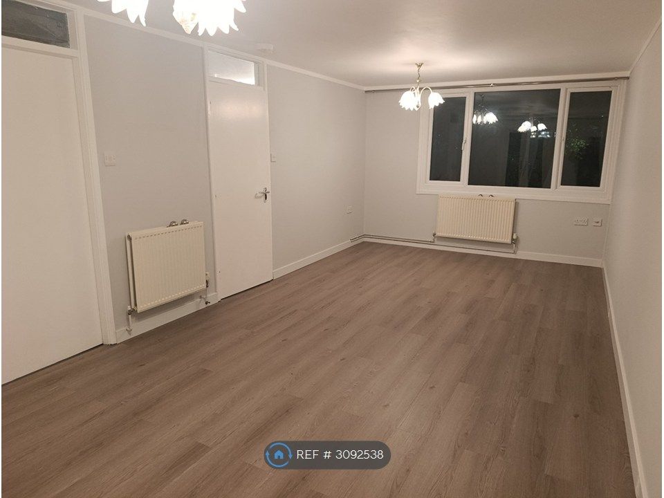Property photo 3 of 17 Living Room