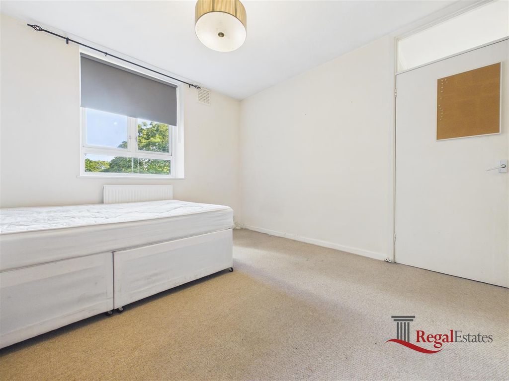Property photo 3 of 18 Cam02489G0-Pr0310-Still004.Jpg
