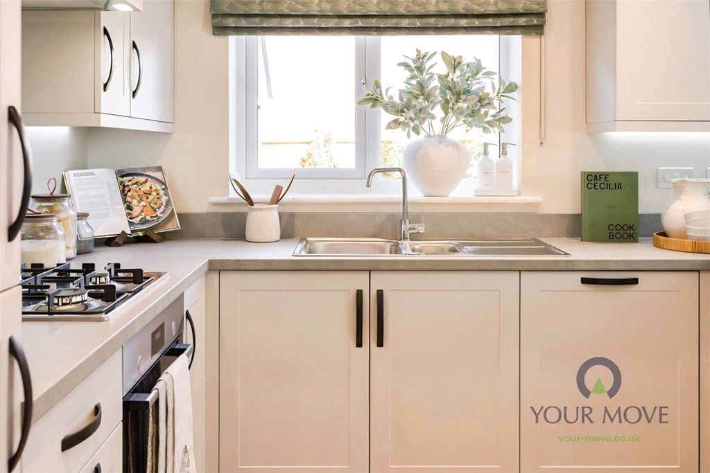 Property photo 3 of 8 Picture No. 12