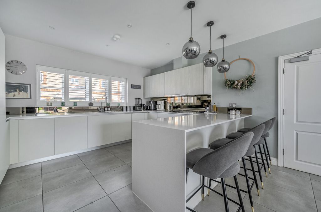 Additional image 4 of 5 bed detached house for saleAster Lea, Warfield, Bracknell RG42