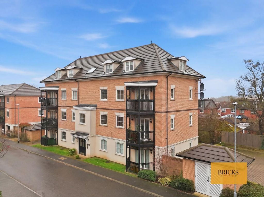 Additional image 23 of 2 bed flat for saleBuckingham Road, Epping CM16