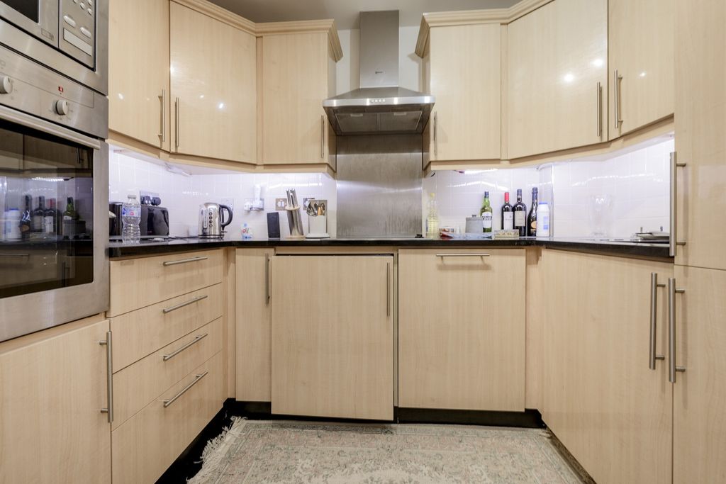 Property photo 3 of 8