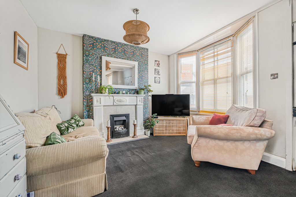 Property photo 3 of 21 11_74046