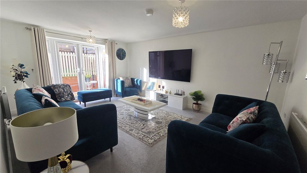 Property photo 2 of 26 Picture No. 17