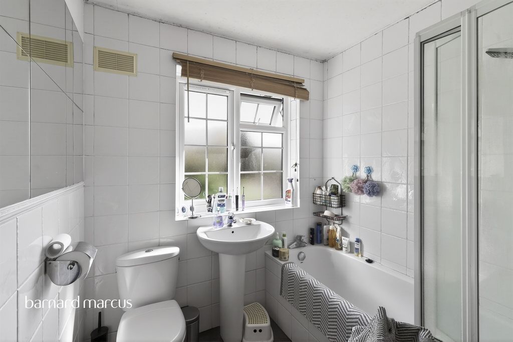 Property photo 2 of 24