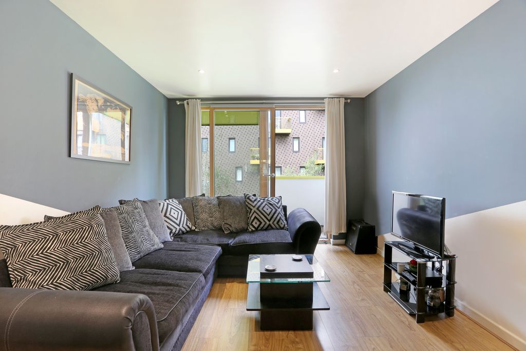 Property photo 2 of 10 Lounge