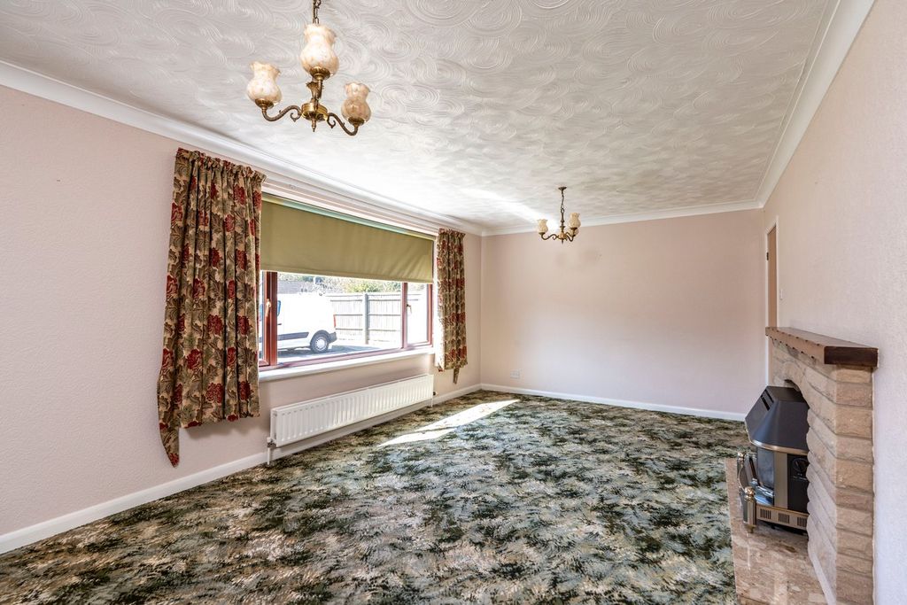 Property photo 2 of 14