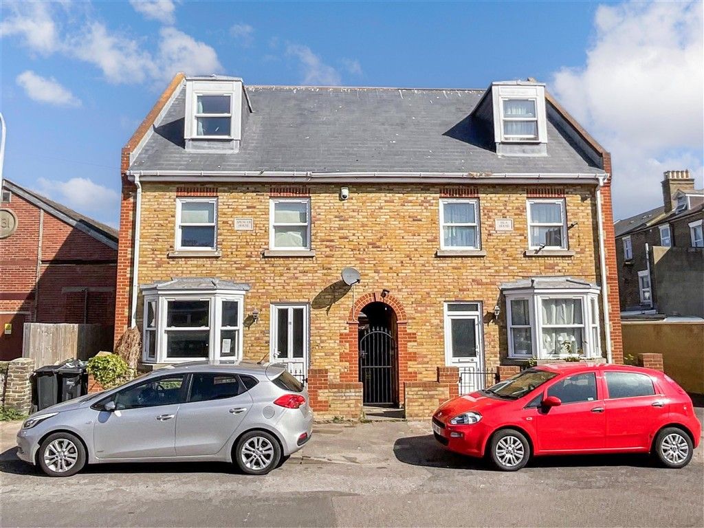 Property photo 1 of 11 Front