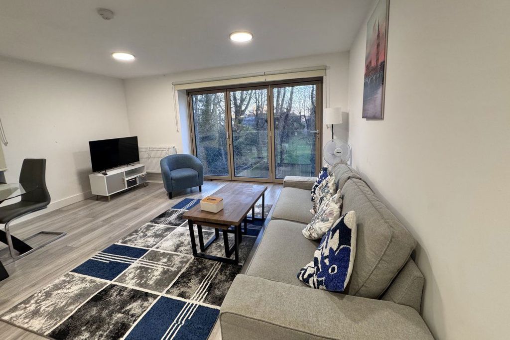 Property photo 2 of 6