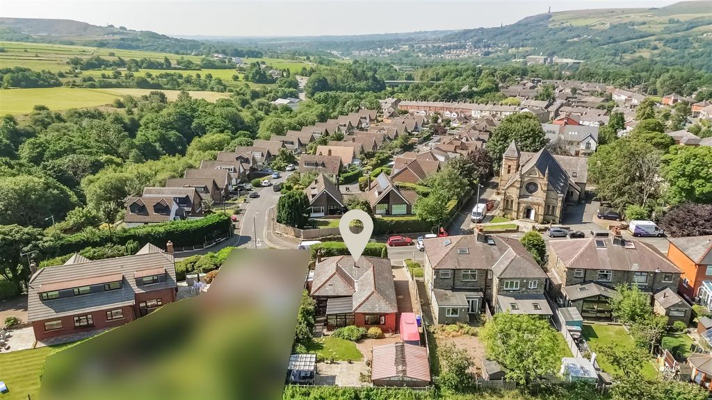 Property photo 2 of 48 Rochdale Road 1.Jpg