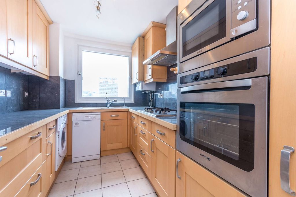 Property photo 3 of 11