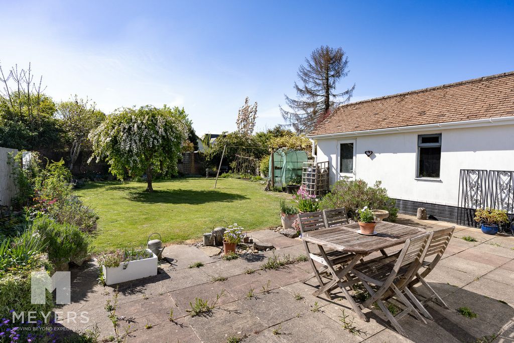 Property photo 2 of 23