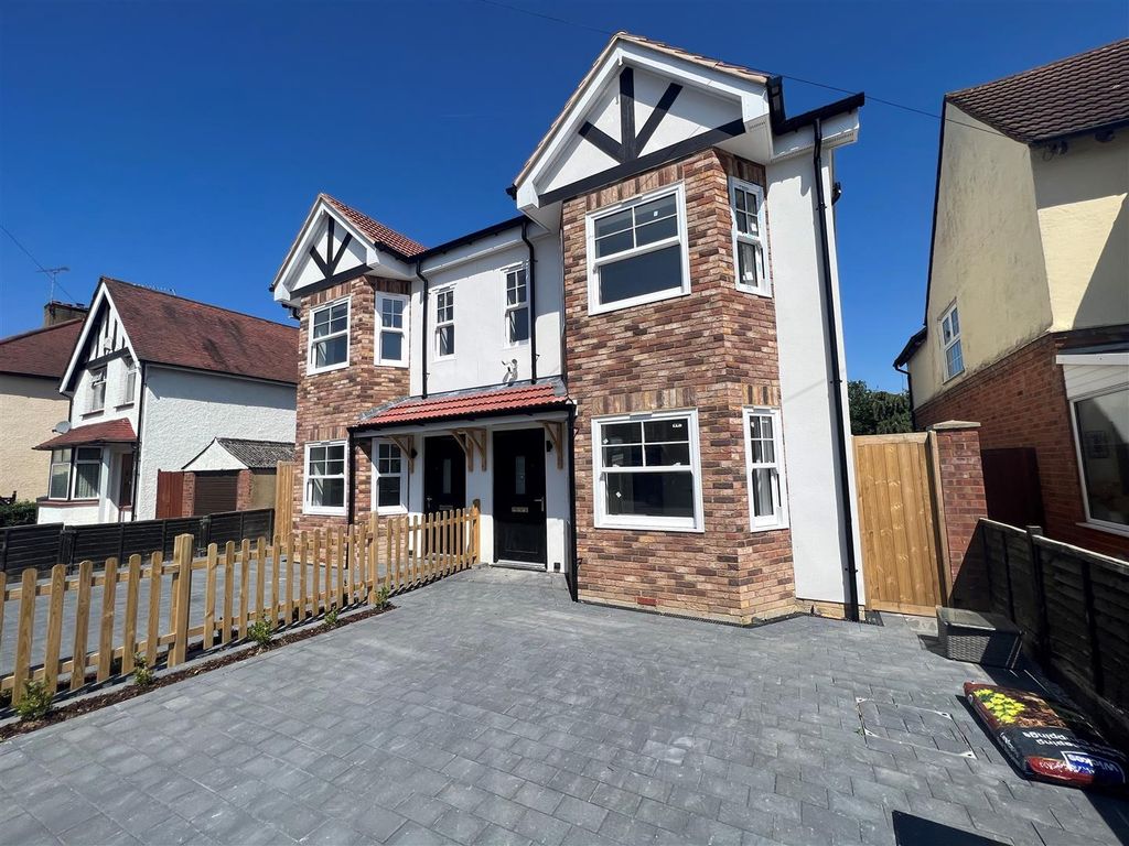 Property photo 1 of 20 External