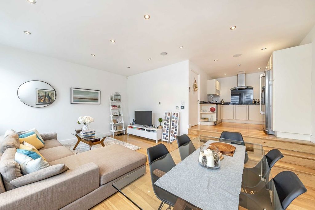 Property photo 3 of 6