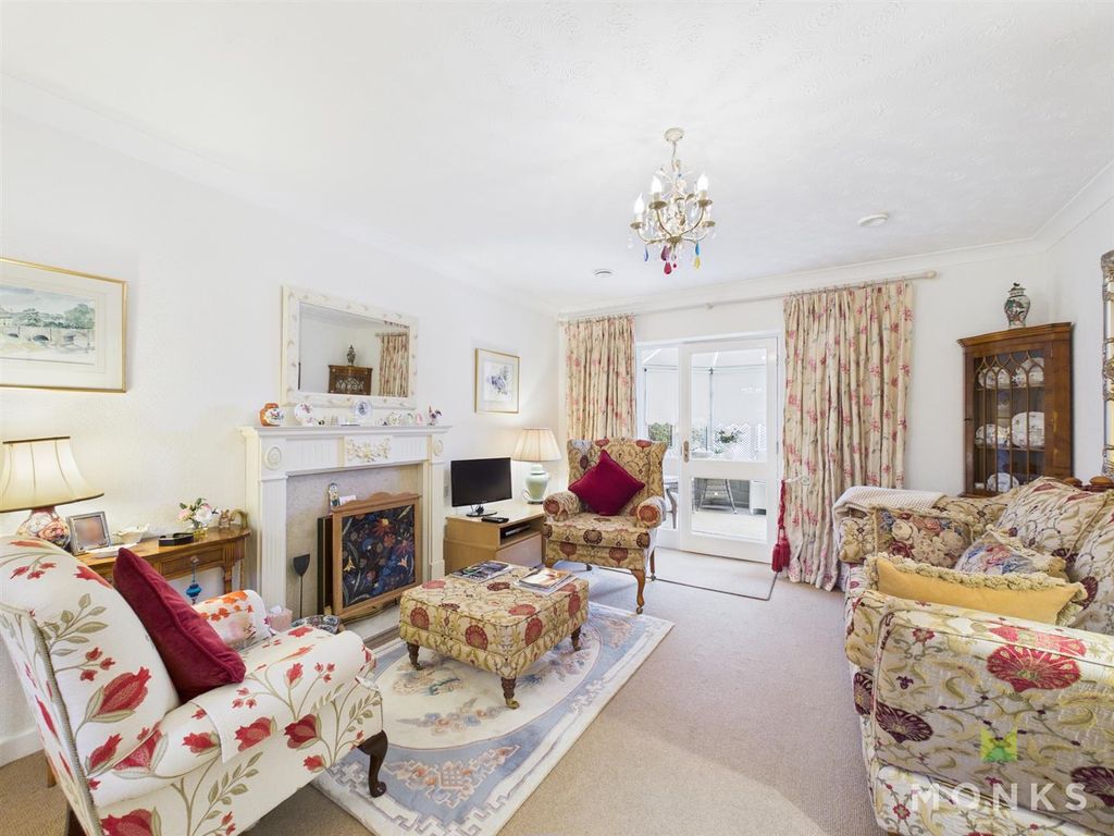 Property photo 3 of 16 Cam01420G0-Pr0784-Still008.Jpg