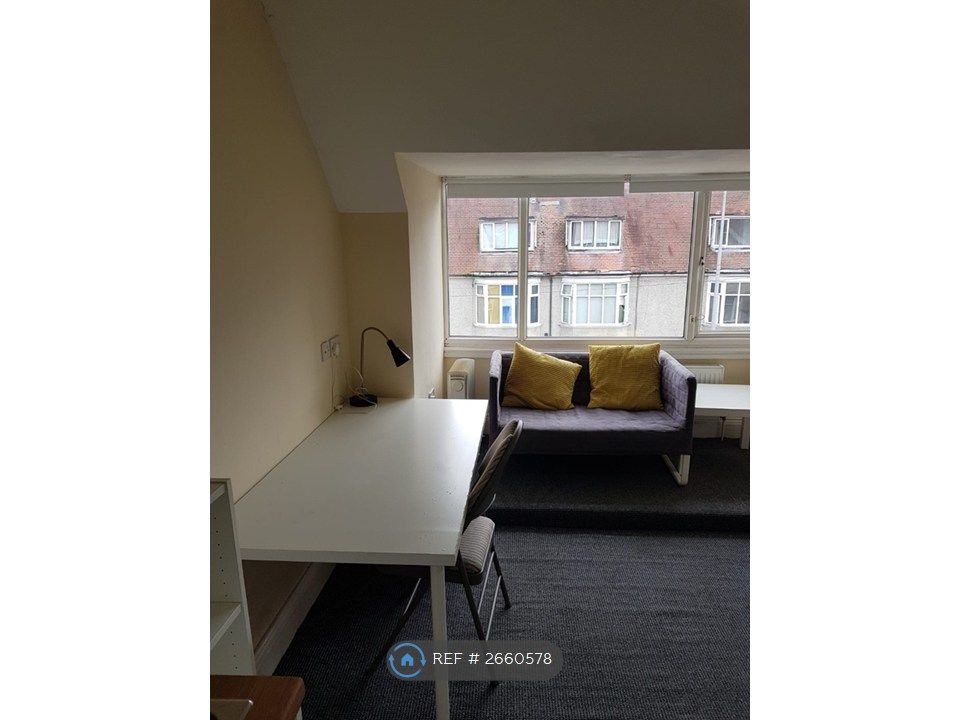 Property photo 2 of 24