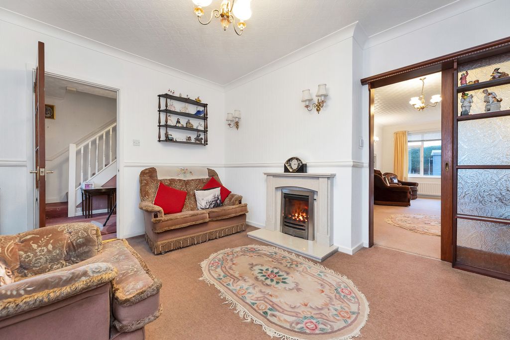 Property photo 3 of 20 Living Room