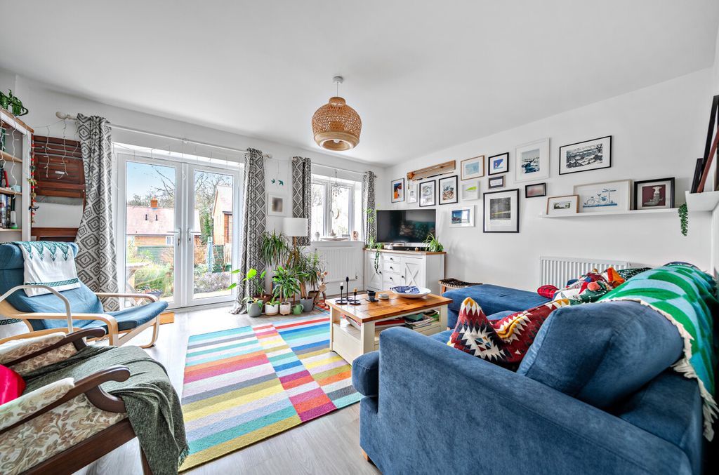 Property photo 2 of 13 1408250-2-6980cd5...