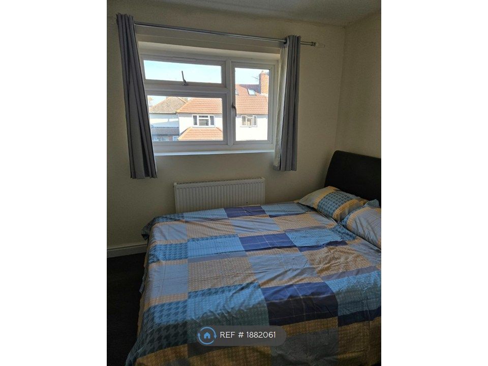 Property photo 3 of 13 Double Bed (Blinds Open)