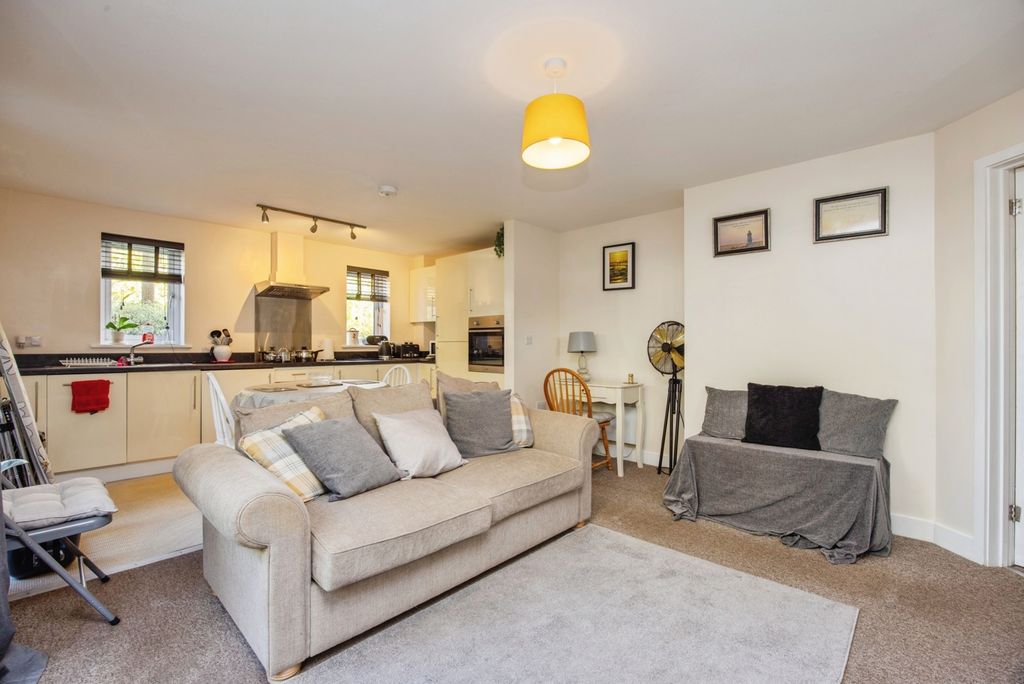 Property photo 3 of 17 Photo