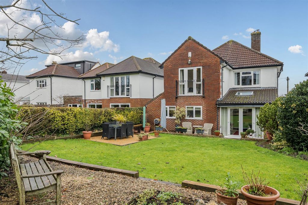 Property photo 1 of 18 1396885-19-69665Cdee75F9.Jpg